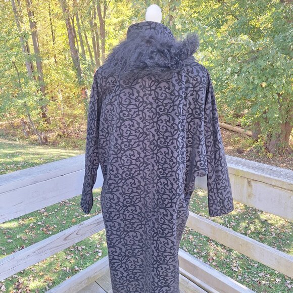 Vintage Coat Black on Black with Scrolling Velvet accent and bat sleeve Plus siz - Picture 8 of 11